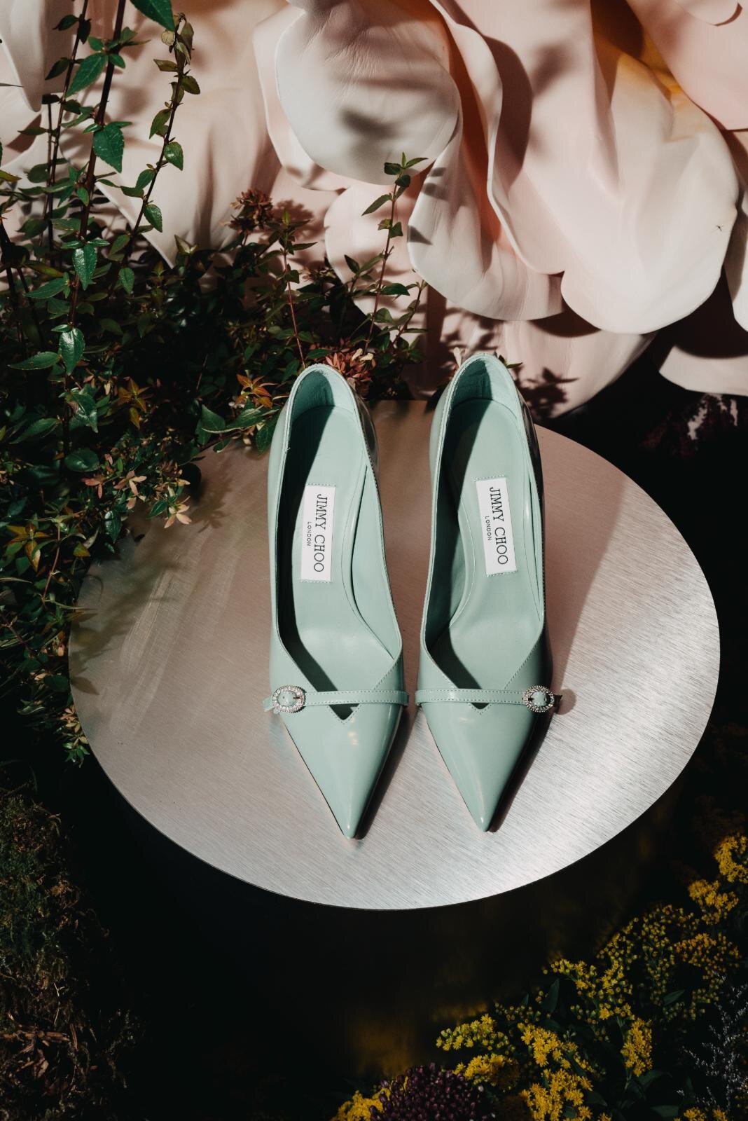 ジミー チュウ26年春“花柄レース”のパンプスやスニーカー、柔らか