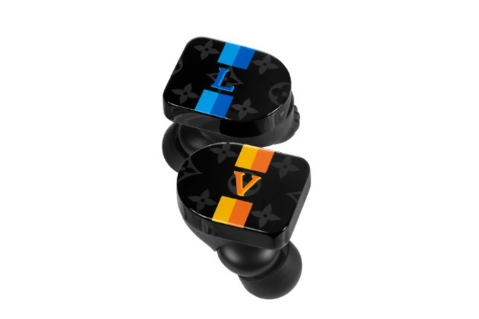 ルイ・ヴィトン ホライゾン イヤホン」モノグラムやLVマークを配した