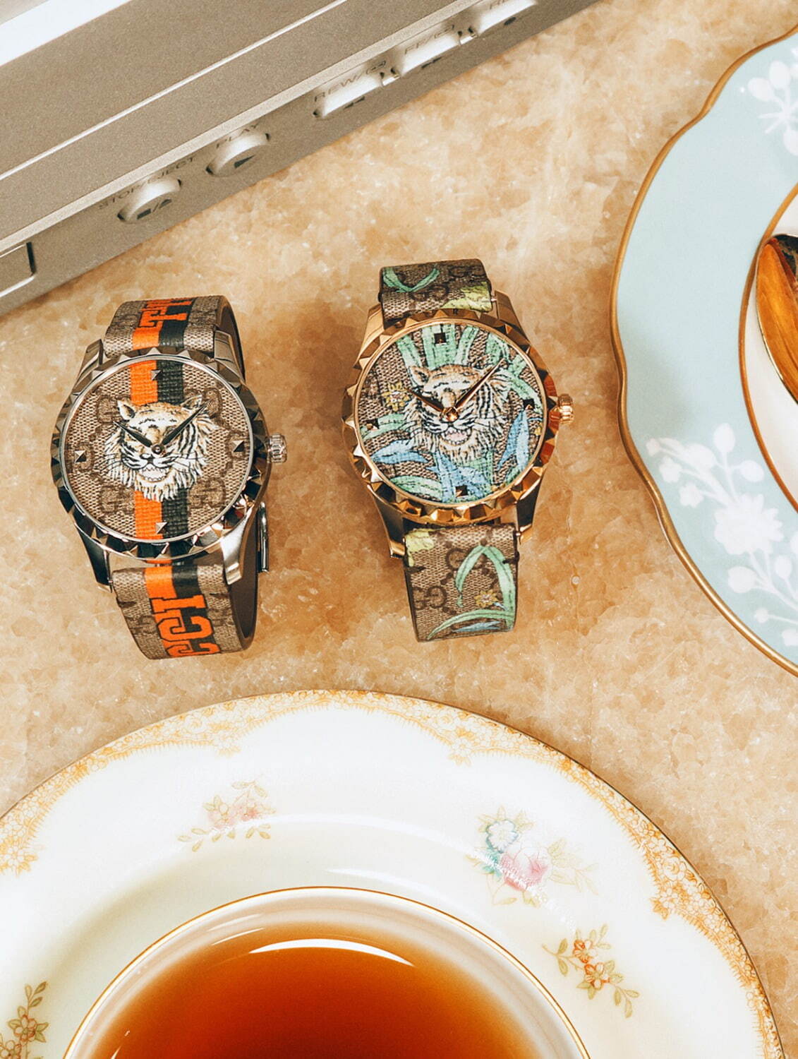 グッチ22年干支“寅年”を祝したウェア＆バッグなど、植物に囲まれる