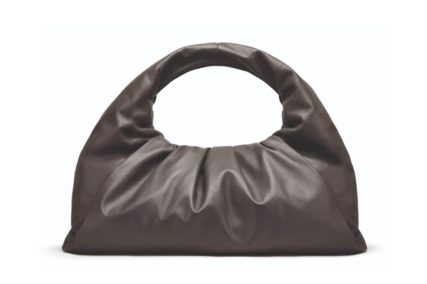 ボッテガ・ヴェネタのアイコンバッグ「ザ・ポーチ」に新型、折り畳める