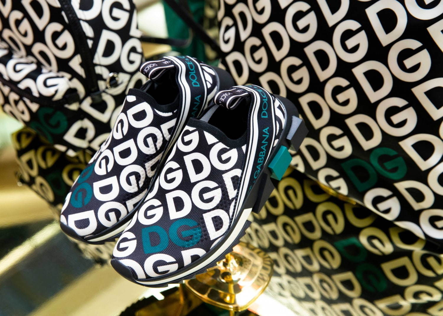 ドルチェ＆ガッバーナ“DG”ロゴのウェアやバッグ、銀座で先行販売