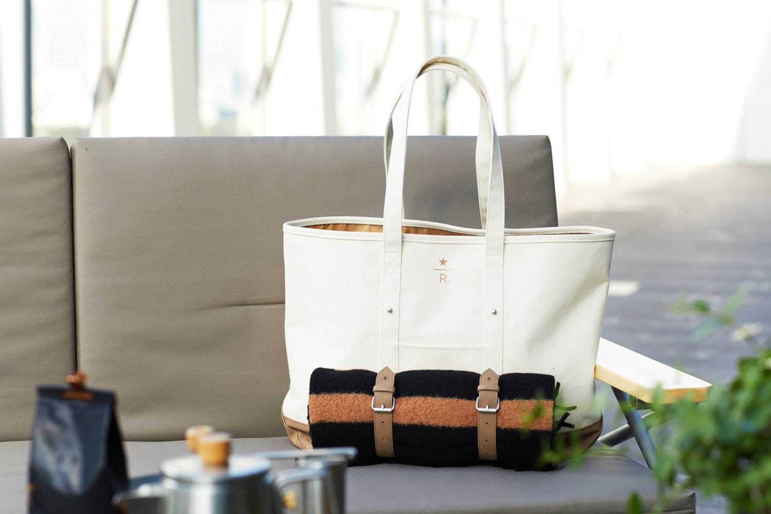 スターバックス リザーブ 東京×スノーピーク第2弾、多用途ブランケット