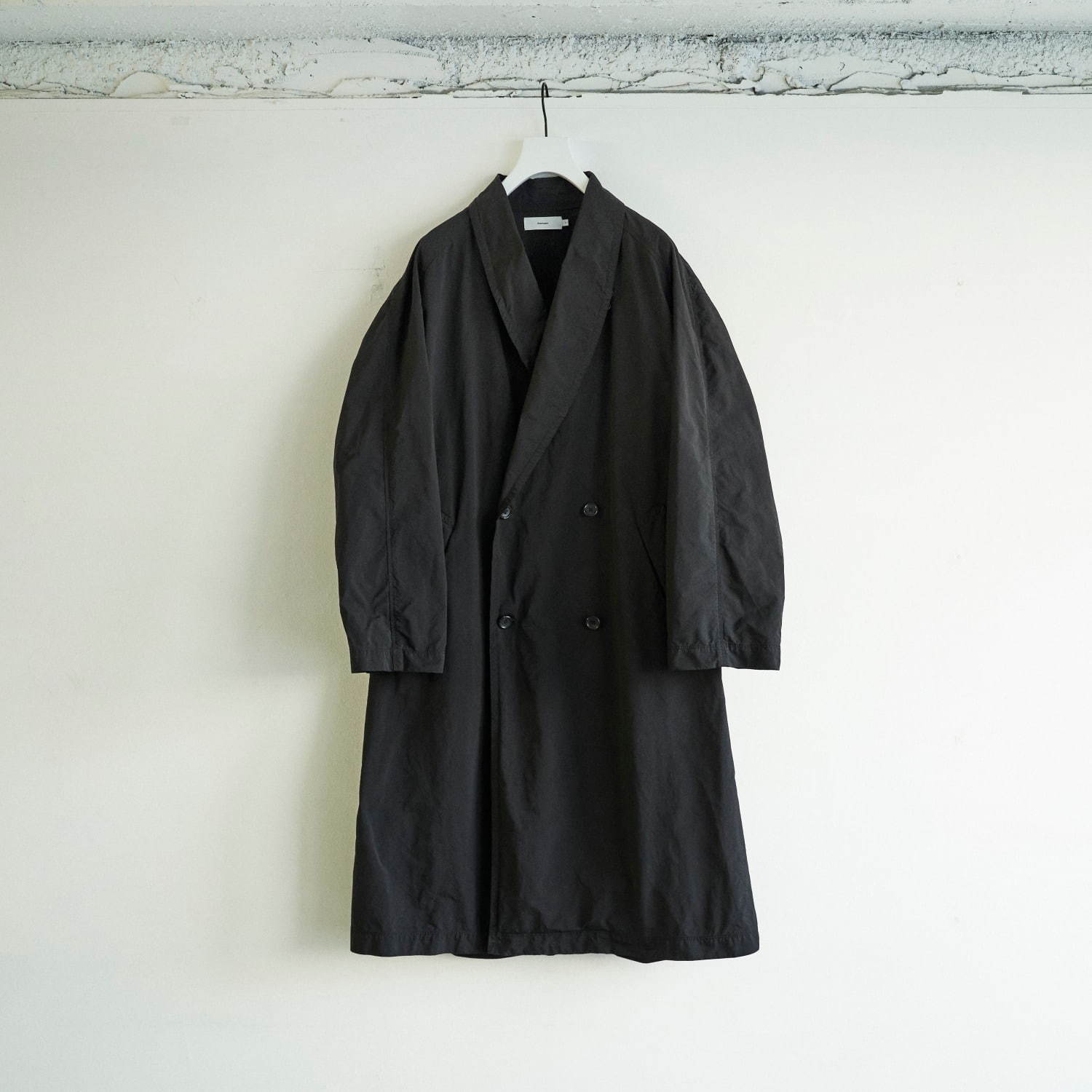 グラフペーパー「ショップコート」“ブランドの原点”アウターを復刻