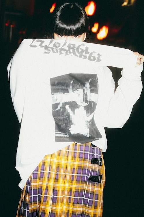 キャンディ ストリッパー×秋元梢、“セーラー”ジャンプスーツやチェック