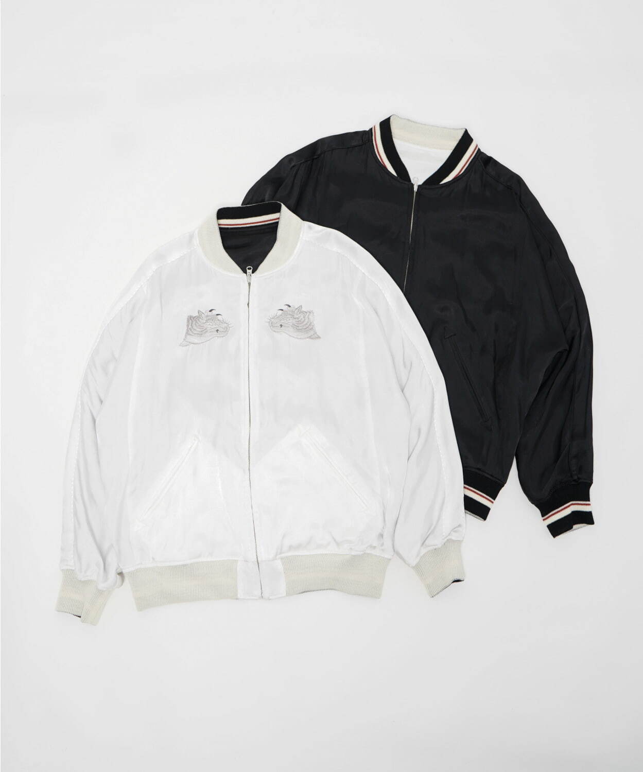 ダイリク「葛飾北斎」“虎”作品の刺繍入りリバーシブルスカジャン