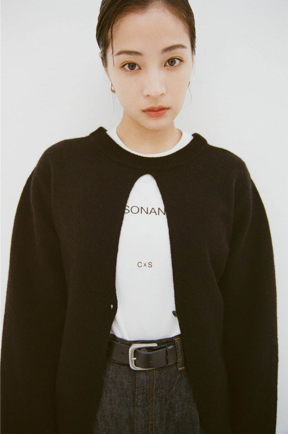 クラネ×広瀬すず、オーバーサイズのジャケットコート＆タック入り