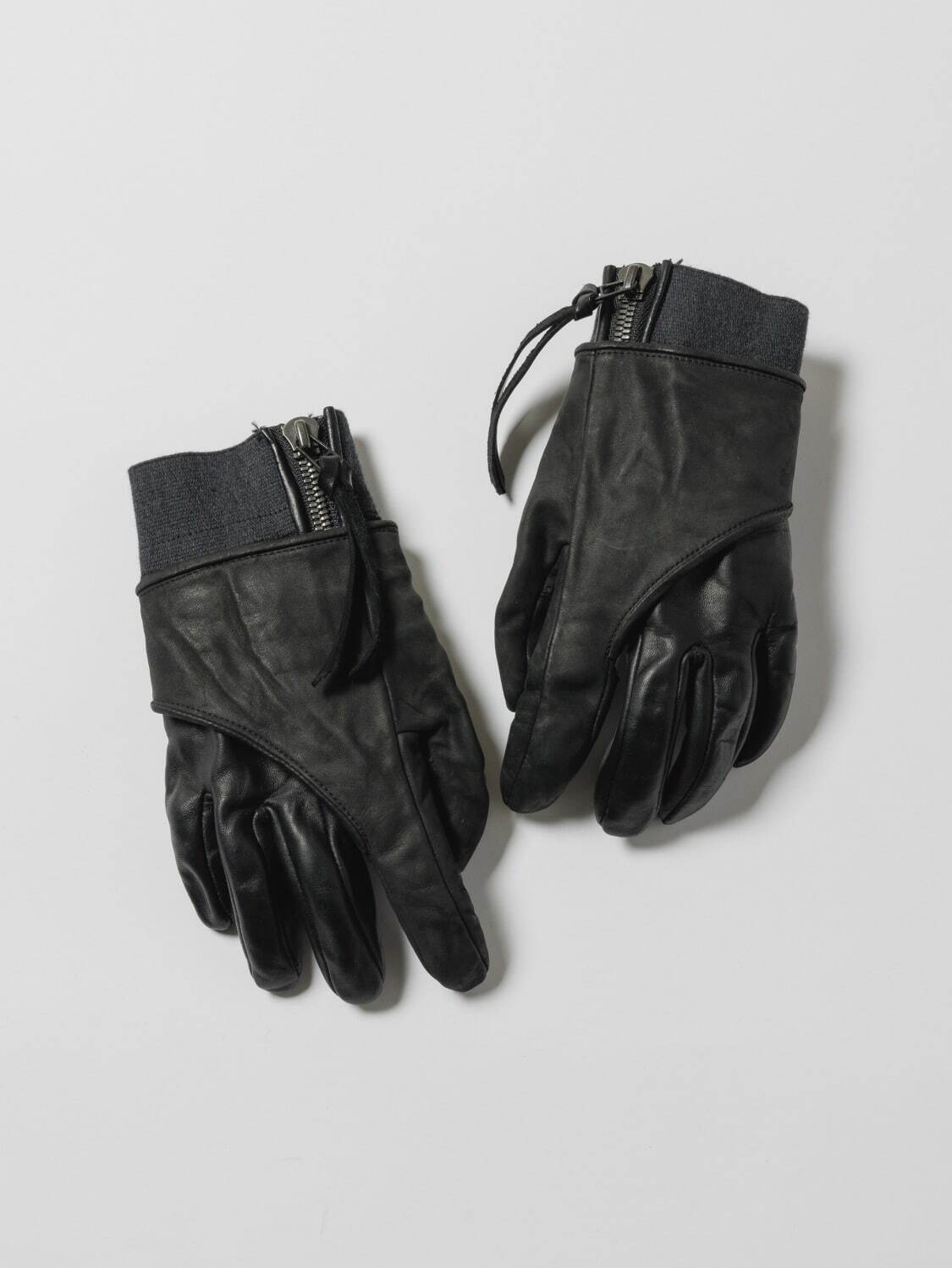 ザ ヴィリディアン24年秋冬レザーアイテム、しっとり上質なホース