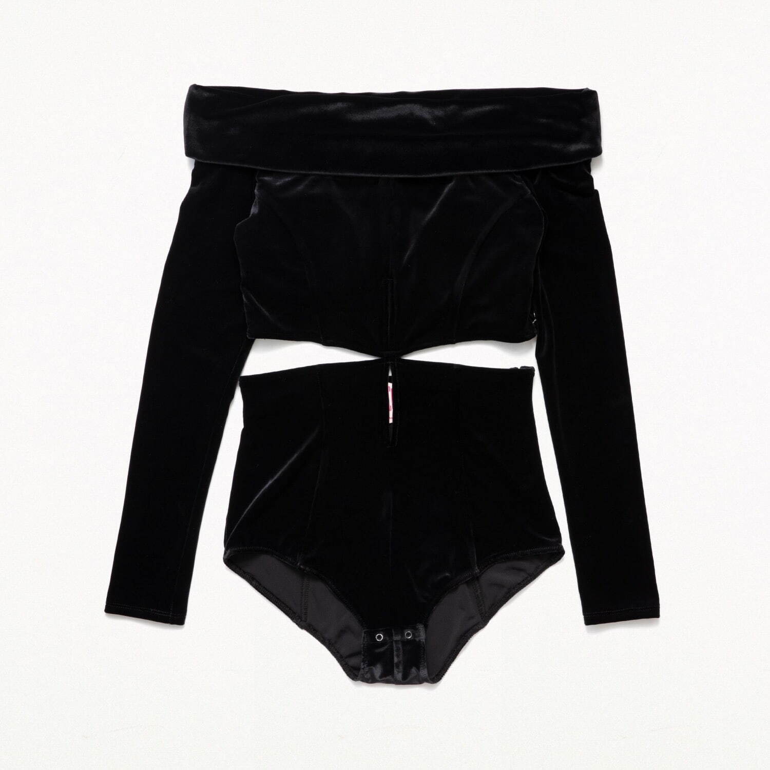 フェティコ“十字スリット”ボディスーツ、東京・アディッション