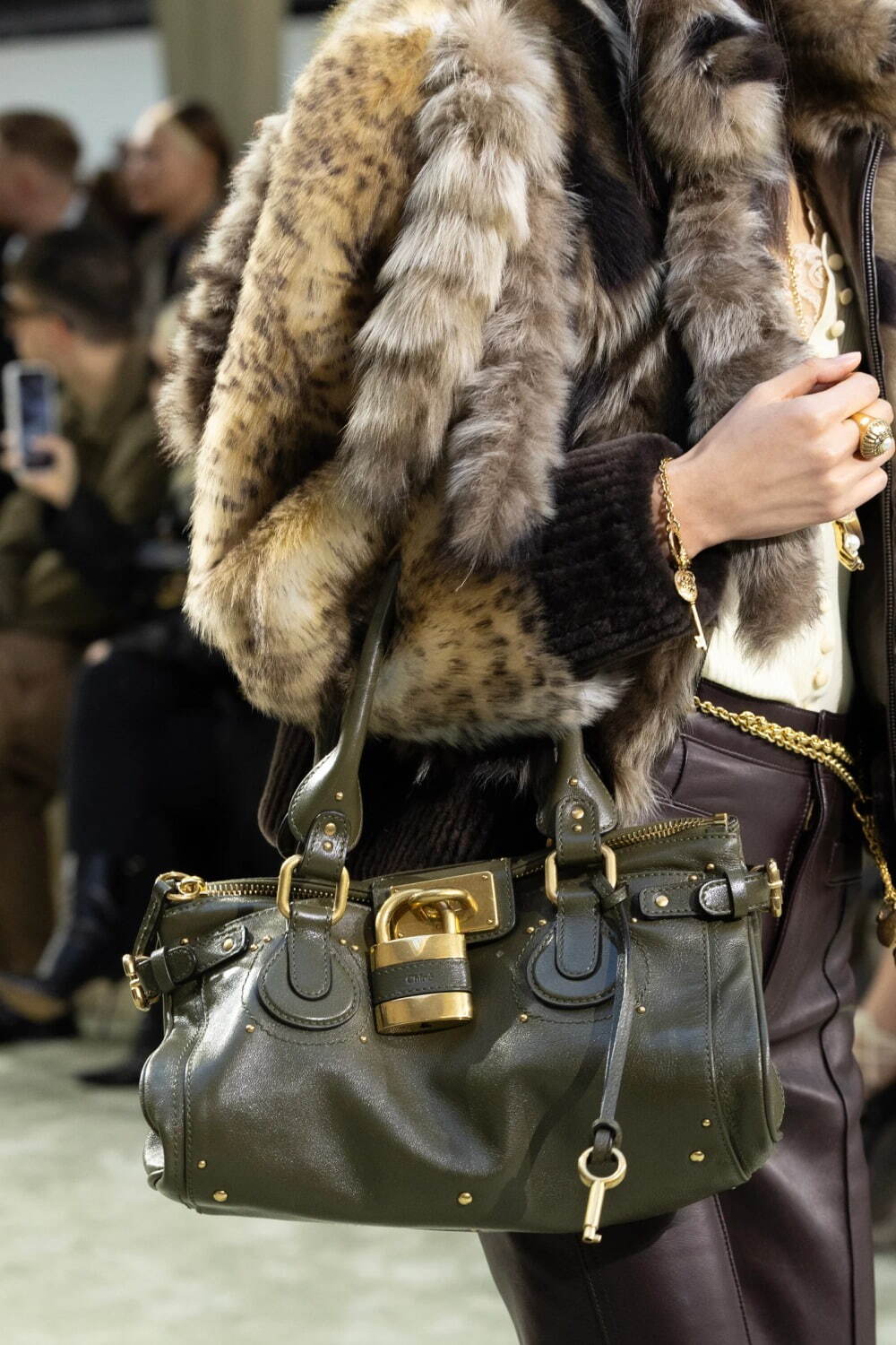 写真5/16｜クロエ“パドロック輝く”「パディントン」バッグが復活