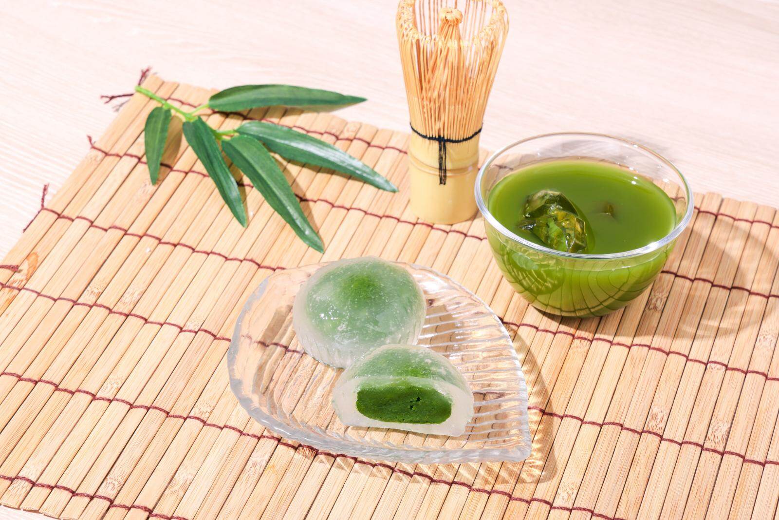 セブン‐イレブン「宇治抹茶」の納涼スイーツ、“もちぷる”水まんじゅう