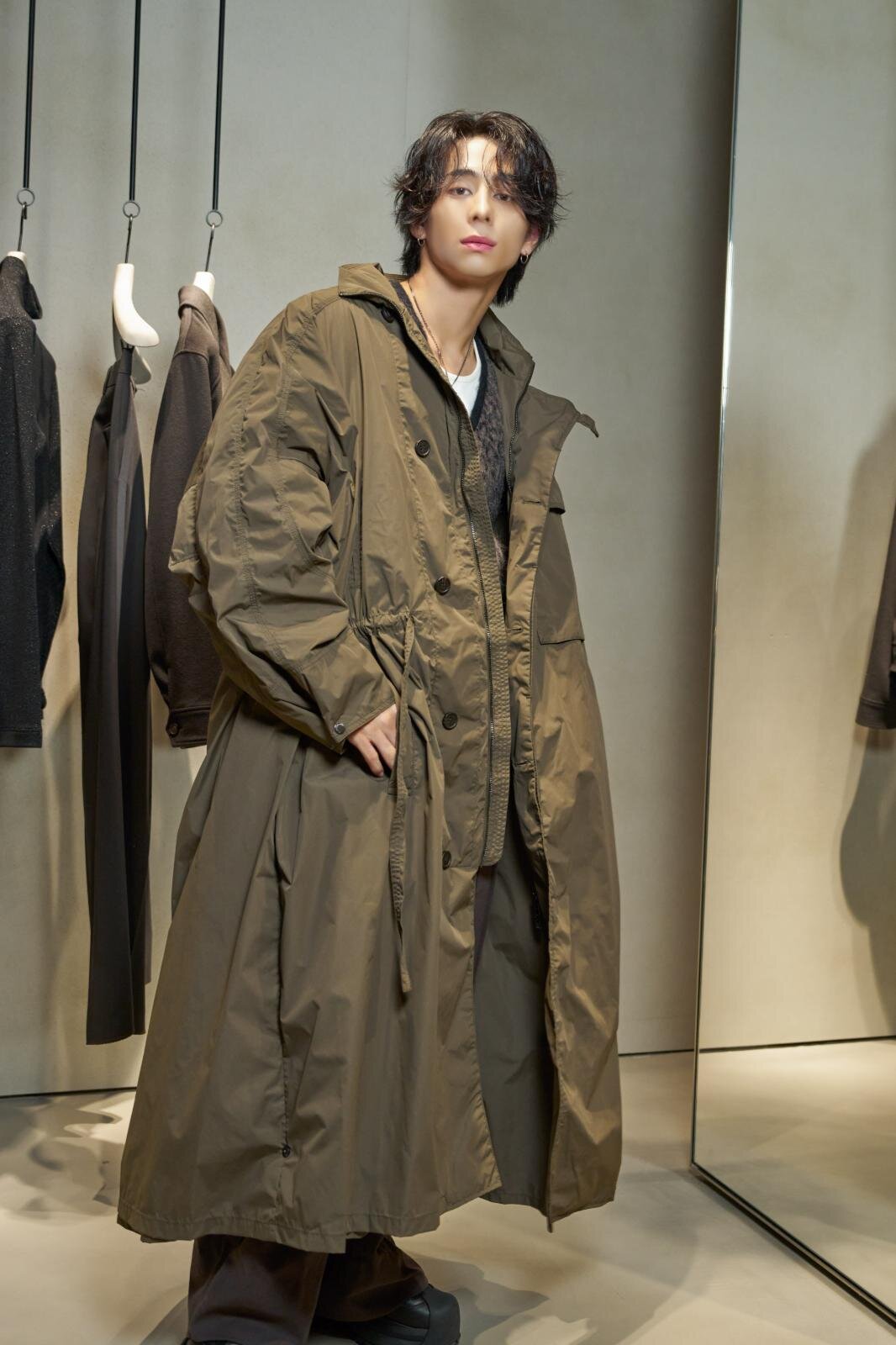 INIのミラノ旅「エンポリオ アルマーニ」で見つけた25年秋冬コーデを