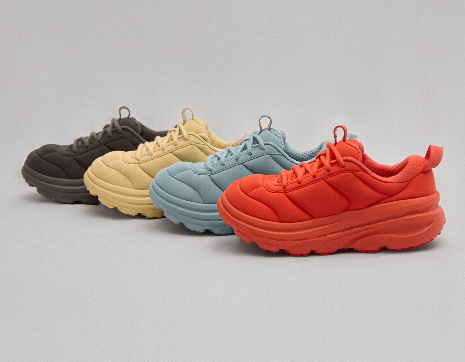 マルニ×ホカ「ボンダイ B3LS」ふんわりパデッドアッパーの厚底