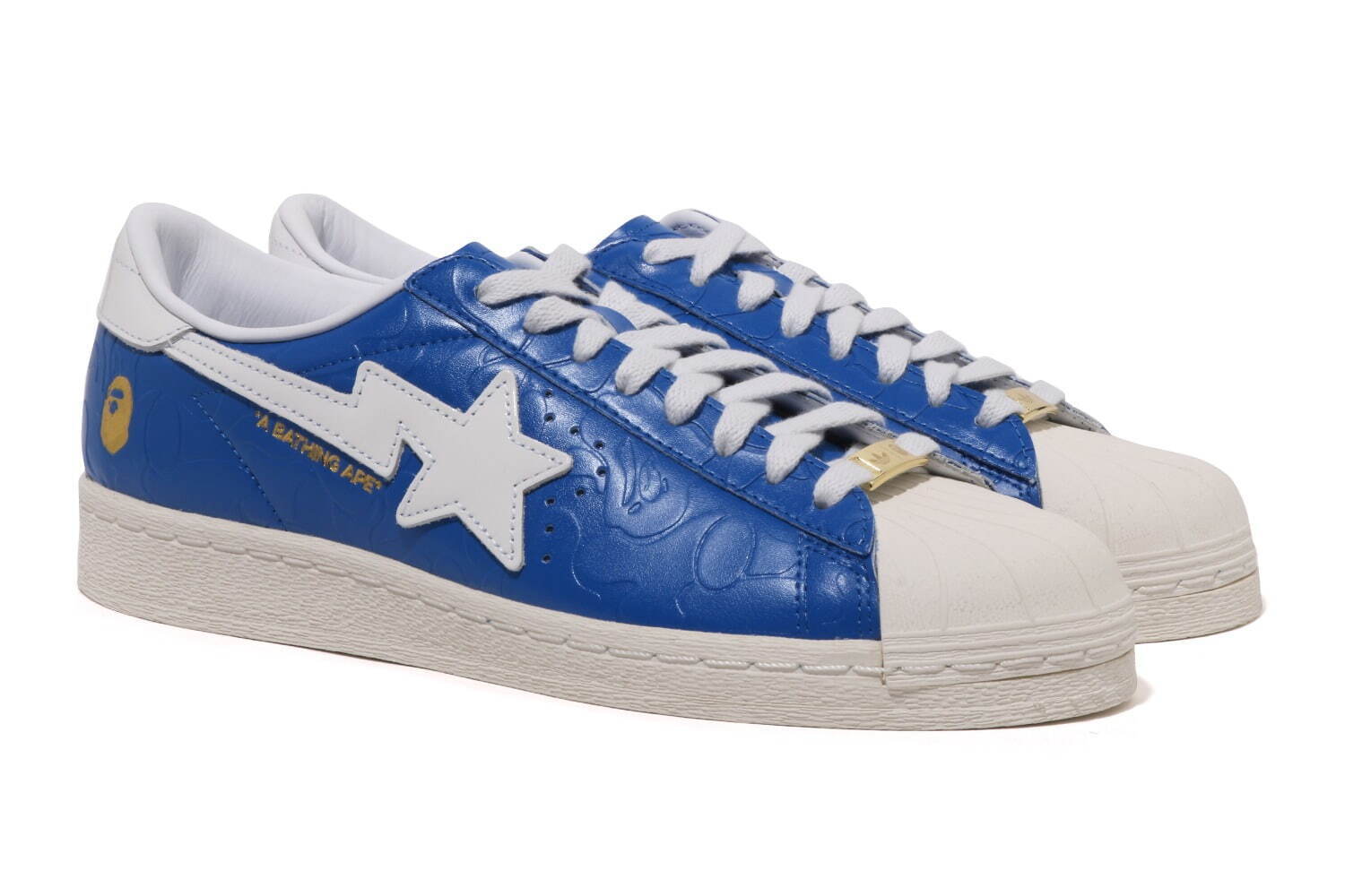 ア ベイシング エイプ×アディダス「スーパースター」スニーカー、型