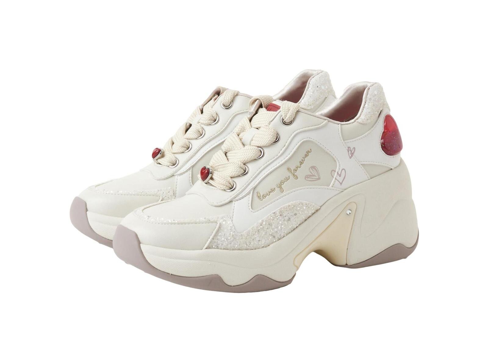 プラス ダイアナの26年バレンタインシューズ、”ぷっくりハート