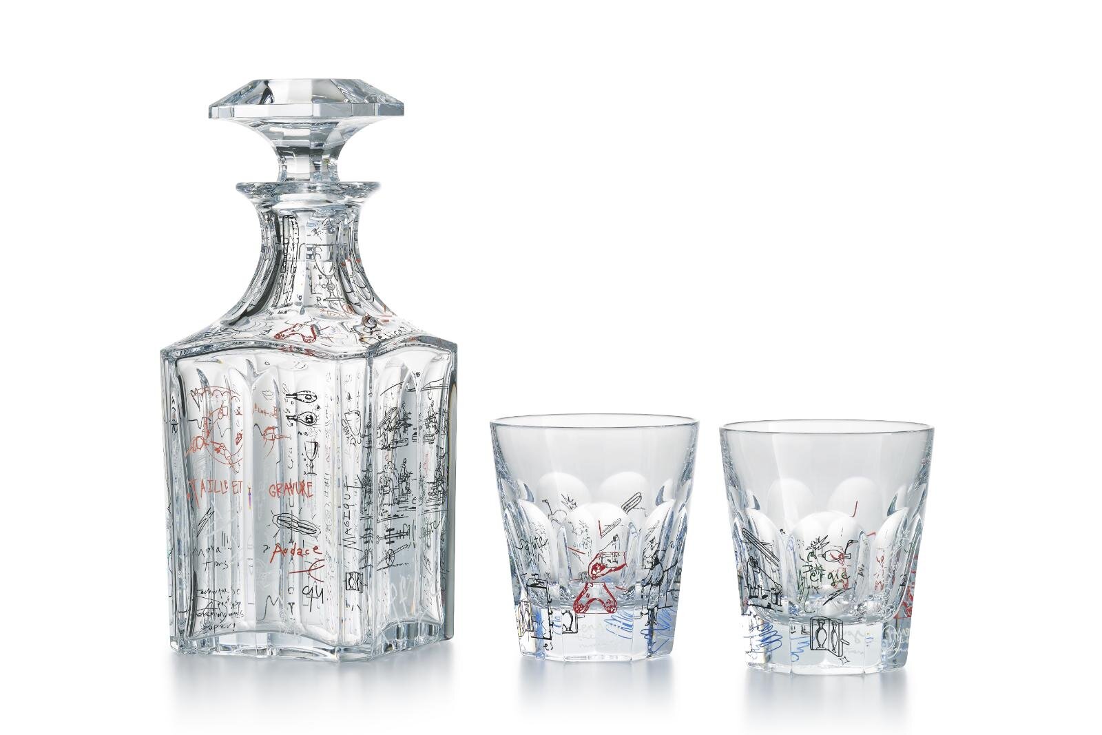 バカラ「ミッフィー」のクリスタル製オブジェ、瞳や口もとは金彩で表現