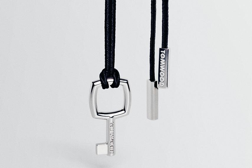 アンブッシュからバレンタイン限定「ローズ チャーム ネックレス」新色