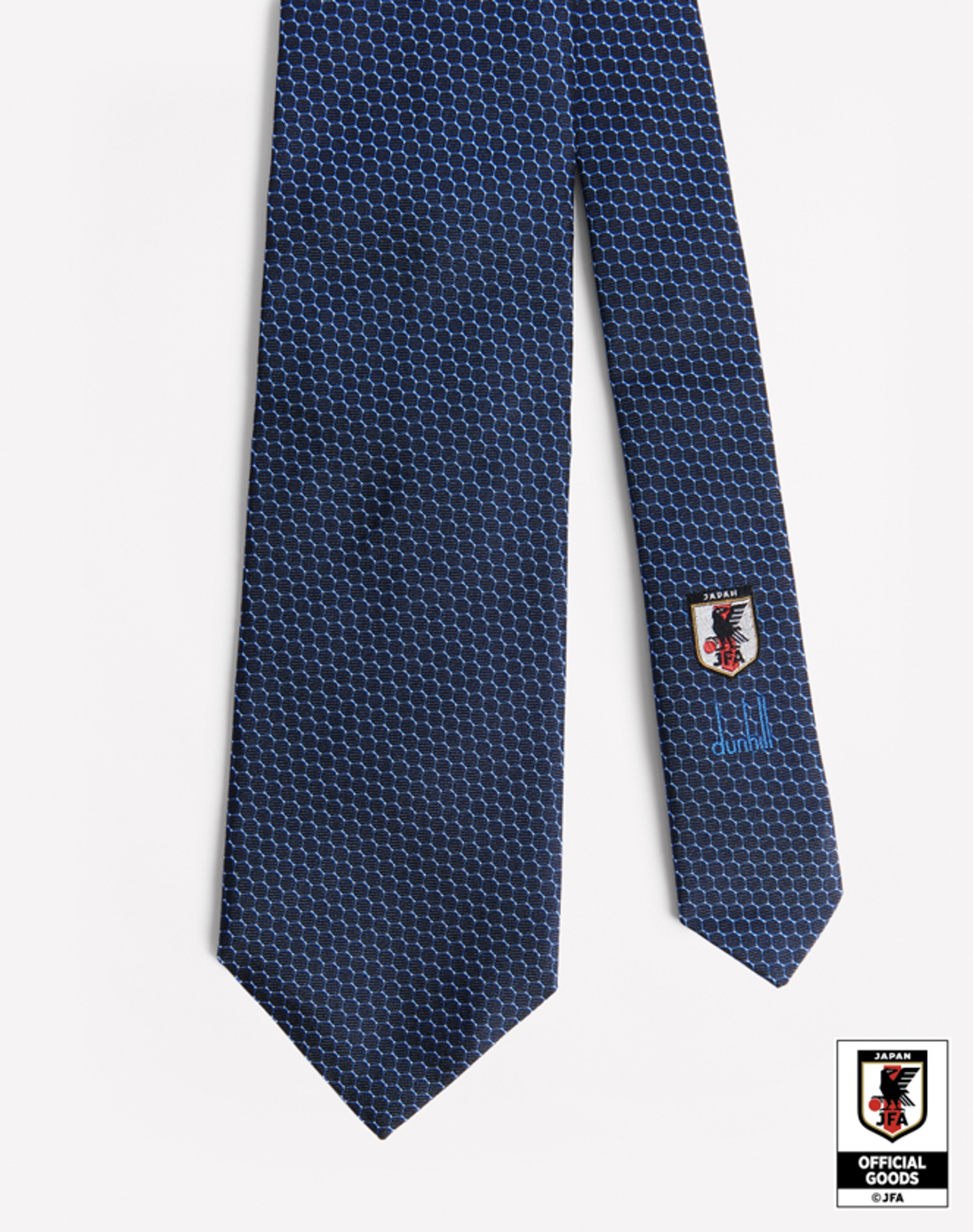 ダンヒルがサッカー日本代表公式ウェアを製作、スーツなど5型