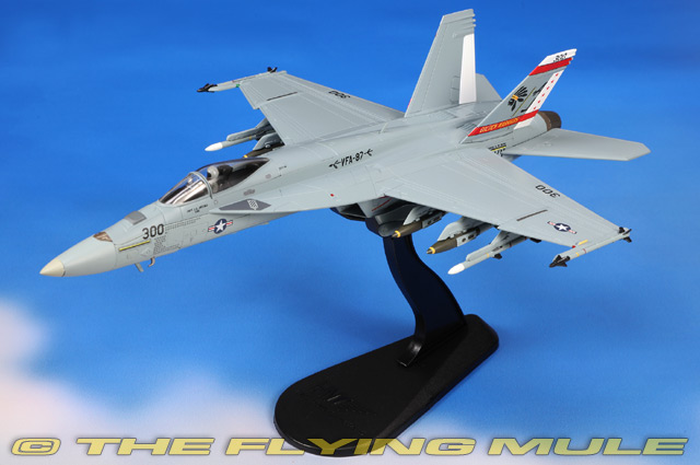 Hobby Master 1:72 F/A-18E Super Hornet USN VFA-87 Golden Warriors