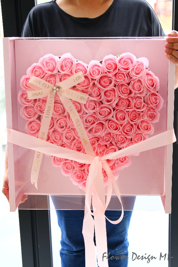 大きなサイズが魅力のハート型ソープフラワー 商品詳細｜レインボー