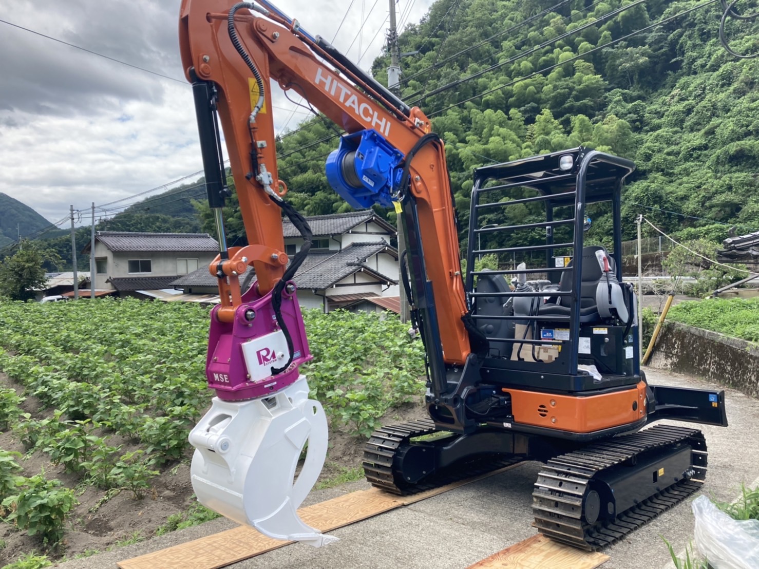 新車納入実績】日立建機ミニ油圧ショベル「ZX35U-5B」のご紹介！◇新車