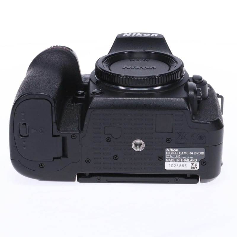 Nikon D7500 ボディ AB-ランク 中古｜フジヤカメラ