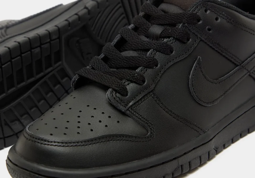 2025年 発売予定】NIKE DUNK LOW “Triple Black” (ナイキ ダンク ロー