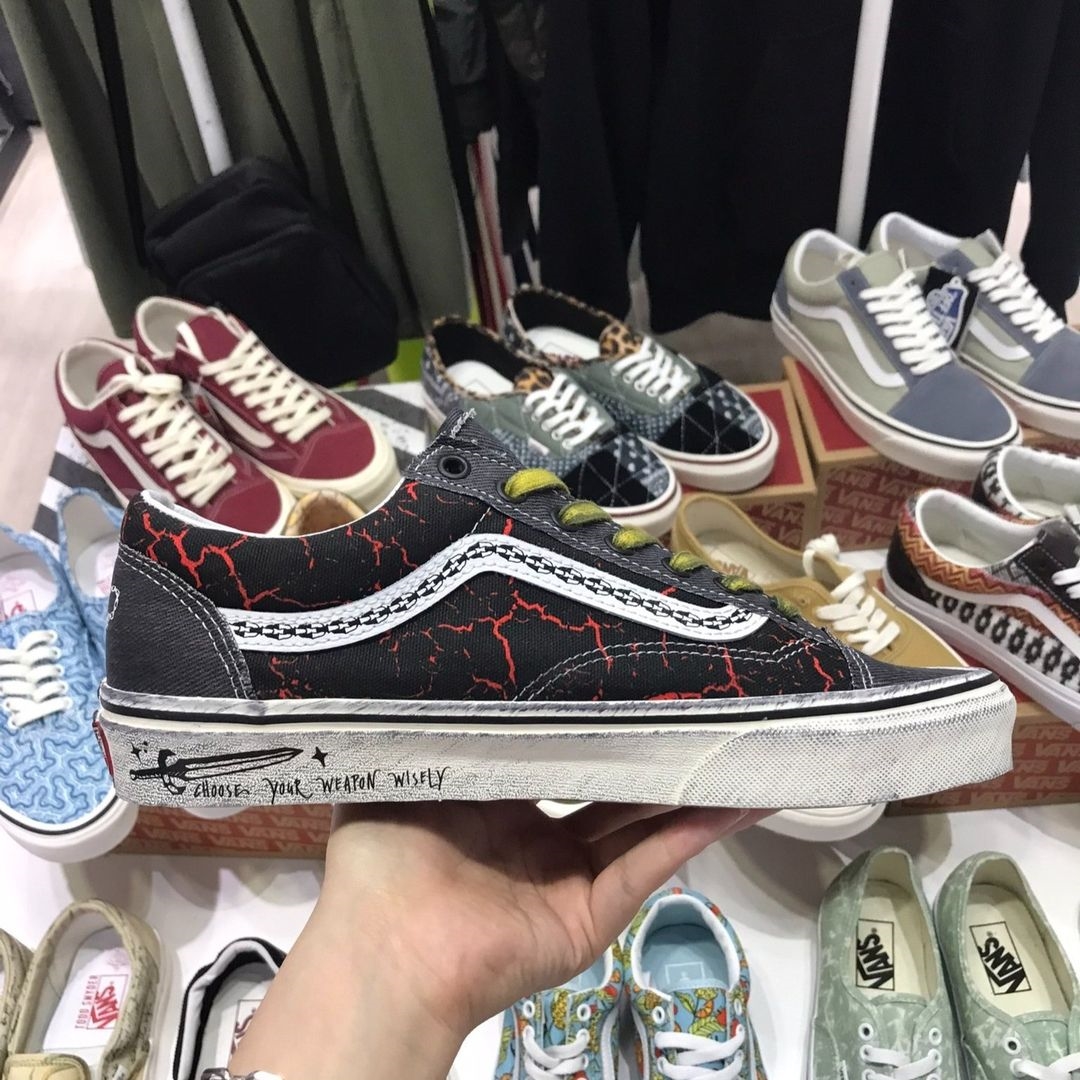 国内 8/26 発売】VANS × Stranger Things (バンズ ストレンジャー