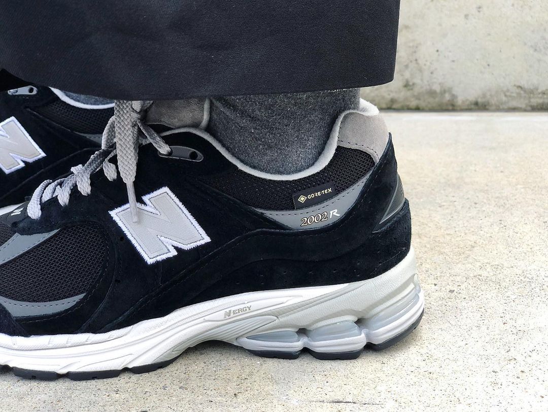 2025年 リストック】GORE-TEX × New Balance M2002 RXD “Black