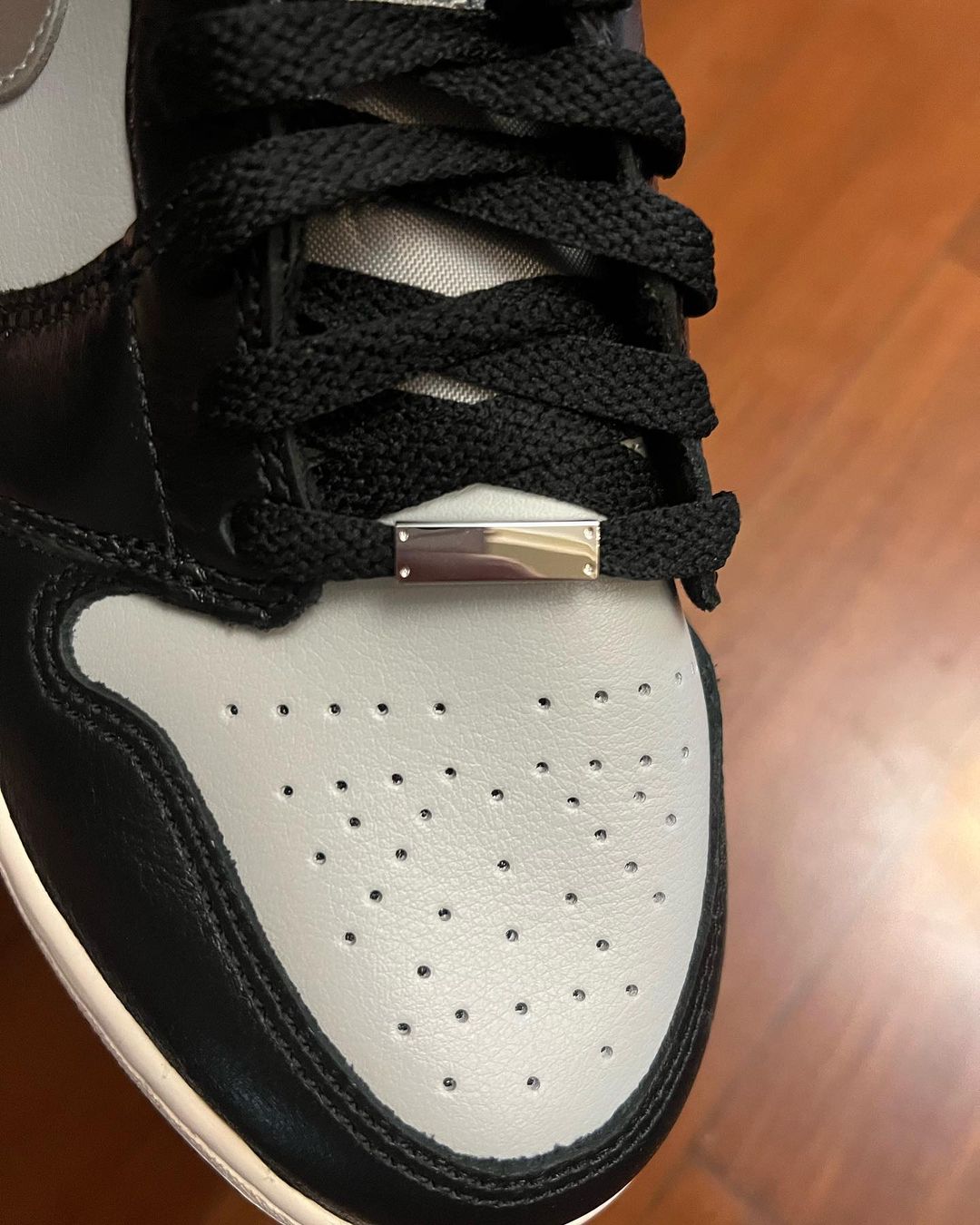 リーク】ナイキ エア ジョーダン 1 ミッド “グレー/ブラック/シルバー