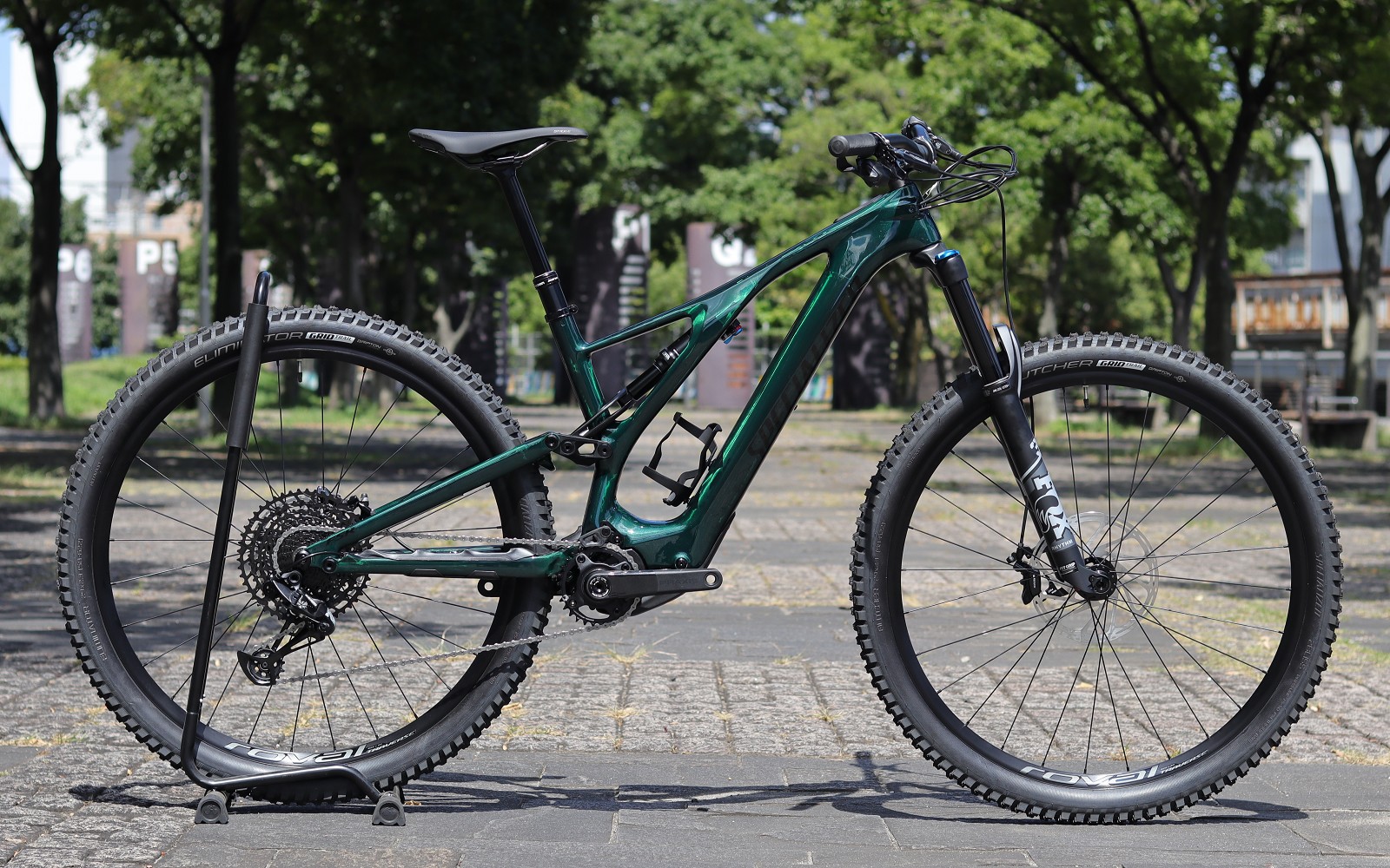 誰でも、どこでも、最高のライドを！ ─TURBO LEVO SL COMP CARBON