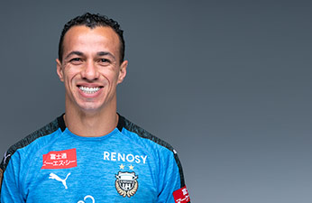 FW9/レアンドロ ダミアン選手 | 選手・スタッフプロフィール2019