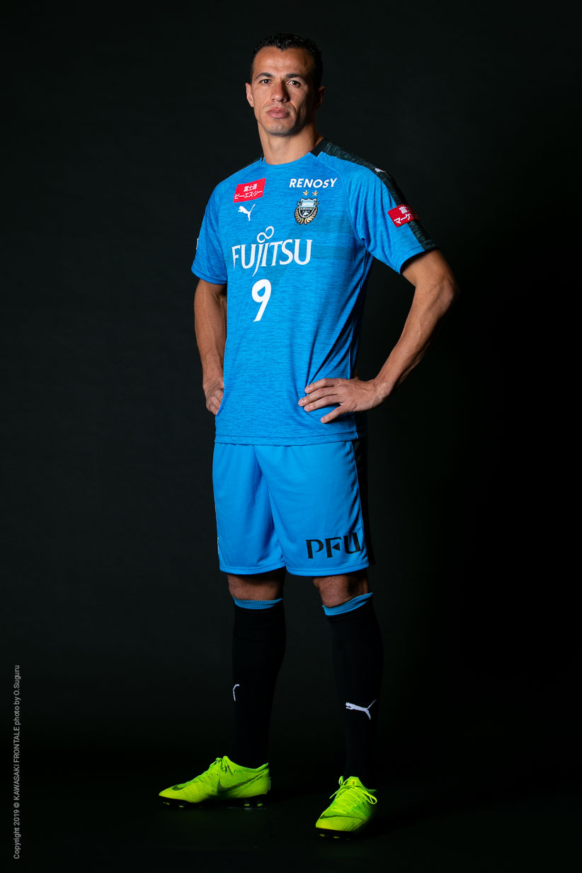 FW9/レアンドロ ダミアン選手 | 選手・スタッフプロフィール2019