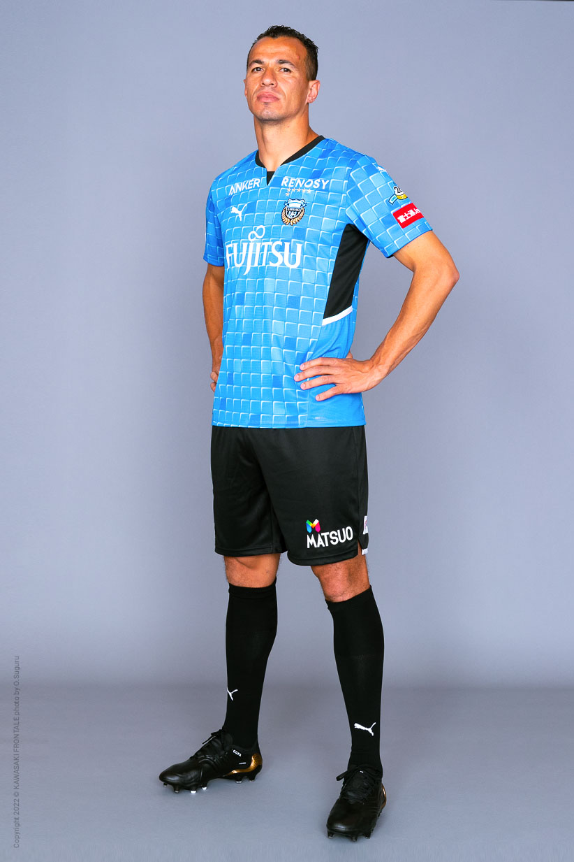 FW9/レアンドロ ダミアン選手 | 選手・スタッフプロフィール2022