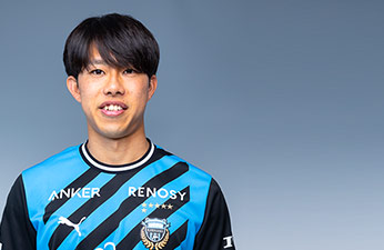 DF5/佐々木 旭選手 | 選手・スタッフプロフィール2023 : KAWASAKI FRONTALE