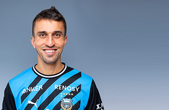 MF6/ジョアン シミッチ選手 | 選手・スタッフプロフィール2023