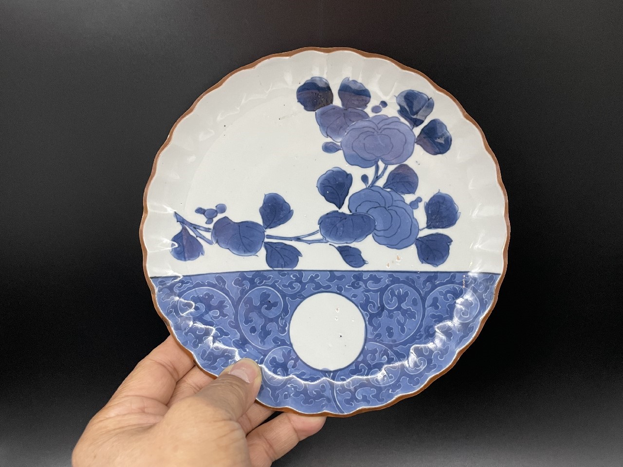 ギャラリー安原 / ご売約 藍九谷 白丸花文輪花中皿