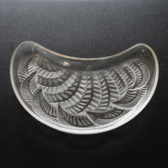 ルネ・ラリック「クレセント皿 オルモー 幅21cm」《ギャルリーオルフェ》