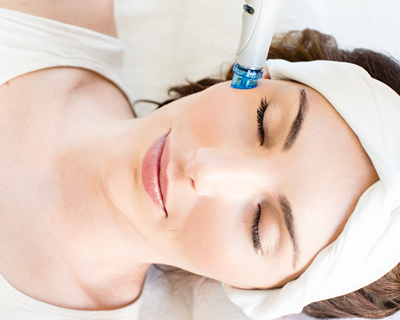 ハイドラフェイシャル｜東京の美容皮膚科・美容外科のKM新宿クリニック