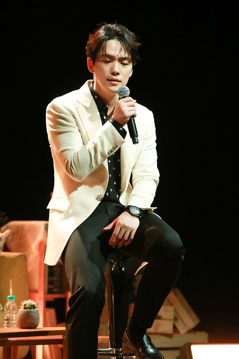 愛の不時着で注目の俳優キム・ジョンヒョン初のオンライン