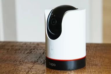 TP-Link Tapo C225 レビュー｜高画質で暗闇にも強くトラッキングも優秀