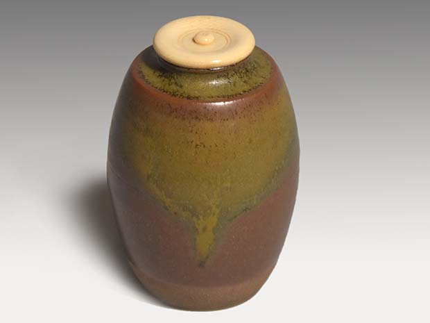 丹波焼茶入 市野信水窯 共箱 象牙蓋 仕服(宝福寿紋緞子) | 古美術ささき