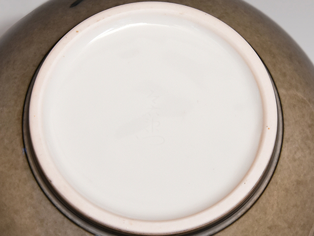 色絵薄墨草花文花瓶 十三代今泉今右衛門（造）共箱 | 古美術ささき