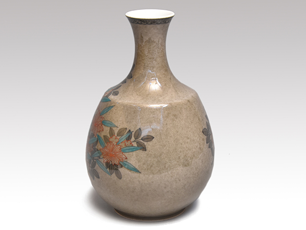 色絵薄墨草花文花瓶 十三代今泉今右衛門（造）共箱 | 古美術ささき