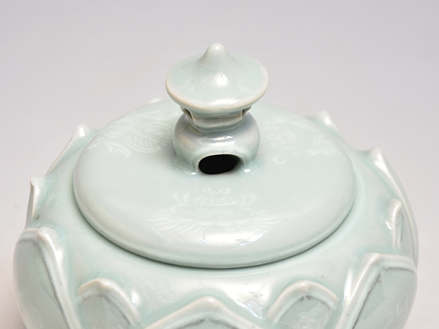 真葛窯(横浜) 二代 宮川香山(作) 青磁香炉 蓮花形 象嵌入り 共箱 | 古