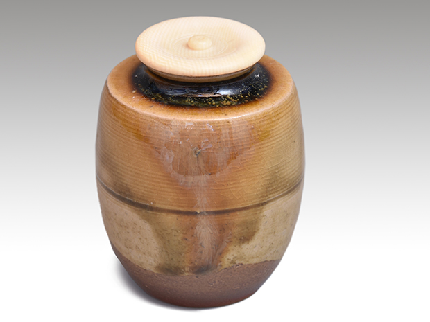 高取 肩衝茶入 十四代 亀井味楽(作) 共箱 | 古美術ささき