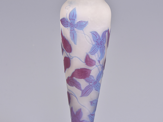 Galle ガレ クレマチス文 フラワーベース 被せガラス 酸化腐食彫 | 古