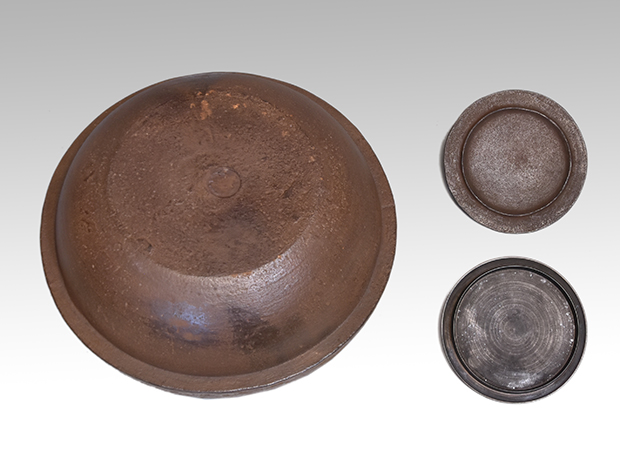 責紐釜 金森紹栄(作) 古鏡蓋と共蓋付 共箱 炉用 未使用 | 古美術ささき