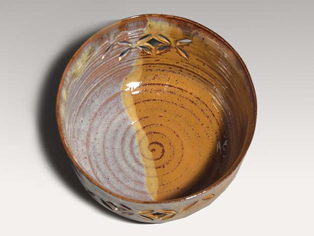 高取焼 七宝透し菓子鉢 十四代 亀井味楽(作) 共箱 | 古美術ささき