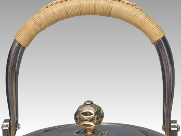 純銀 平安 四世 秦蔵六（造）阿古蛇 銀瓶 498g | 古美術ささき