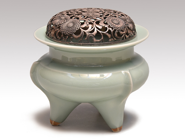 B507s「青瓷袴腰 香炉」諏訪蘇山作純銀四君子肉彫火舎 松與堂造 共箱